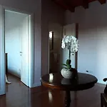 Loredana Elegant With Private Bathroom Spinea