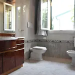 Loredana Elegant With Private Bathroom 3*