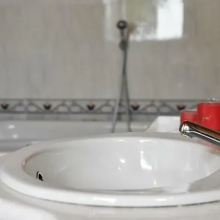 Πανσιόν Loredana Elegant With Private Bathroom