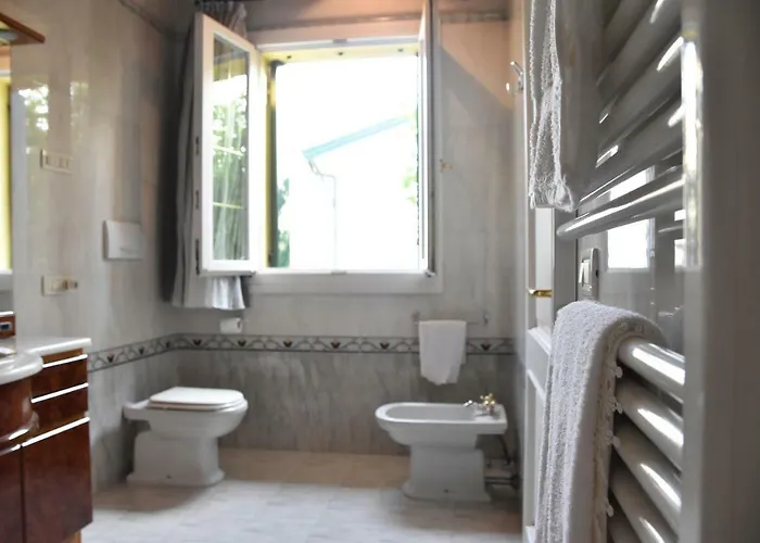 Loredana Elegant With Private Bathroom 3*