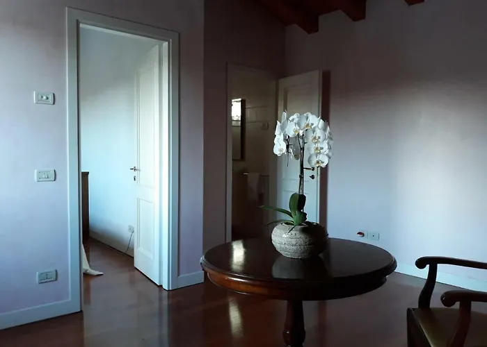 Loredana Elegant With Private Bathroom 斯皮内亚