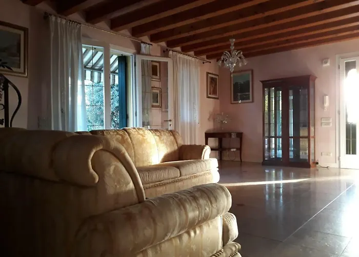 Loredana Elegant With Private Bathroom 3*