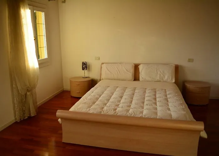 Loredana Elegant With Private Bathroom 3*