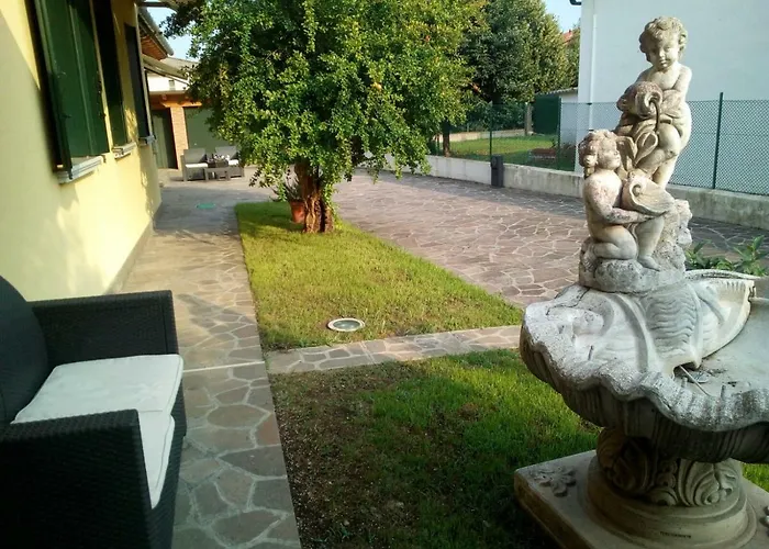 Loredana Elegant With Private Bathroom 3* 斯皮内亚