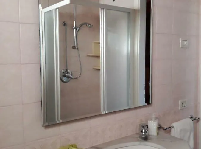 Loredana Elegant With Private Bathroom 3*