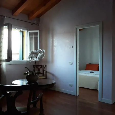 Loredana Elegant With Private Bathroom 3*