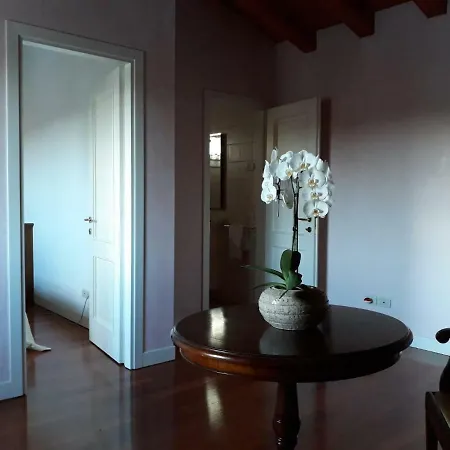 Loredana Elegant With Private Bathroom Spinea
