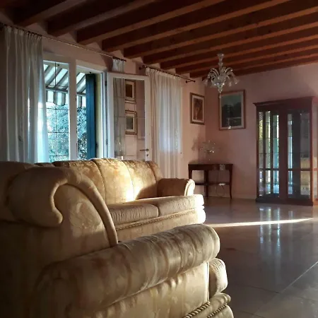 Loredana Elegant With Private Bathroom 3*