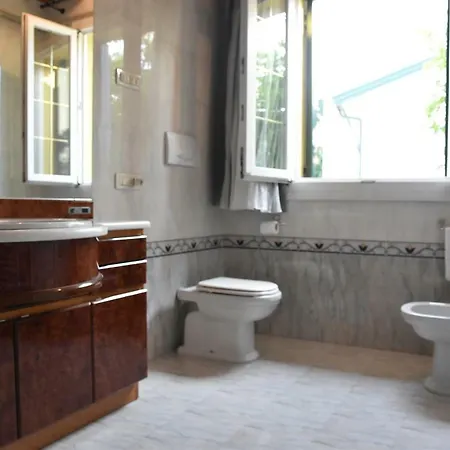 Loredana Elegant With Private Bathroom 3*