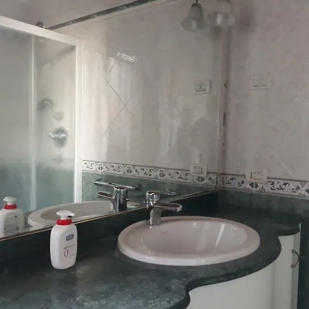 Loredana Elegant With Private Bathroom Pensionat 3*