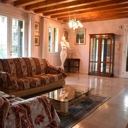 Pensionat Loredana Elegant With Private Bathroom